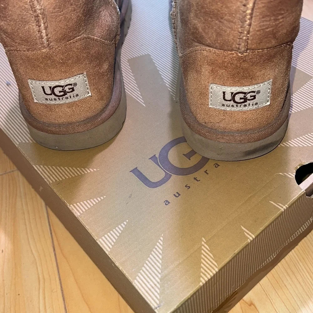 UGG Classic Boot - Picture 5 of 8